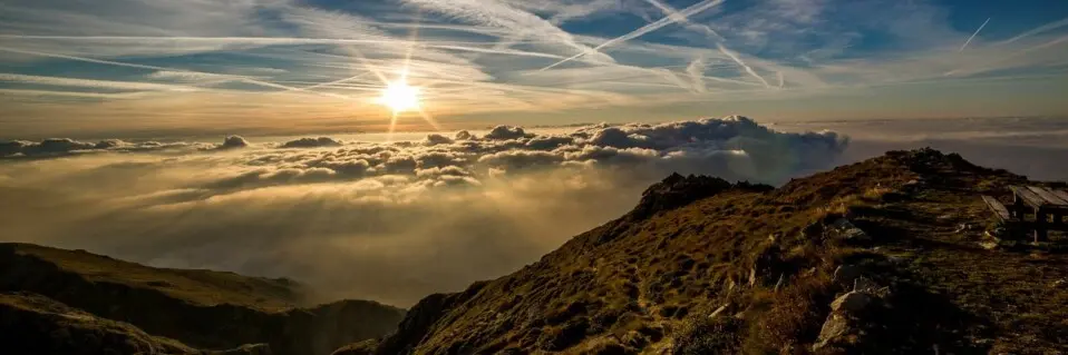 Entspannung durch Hypnose über den Wolken